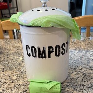 White Compost Bin with Lid